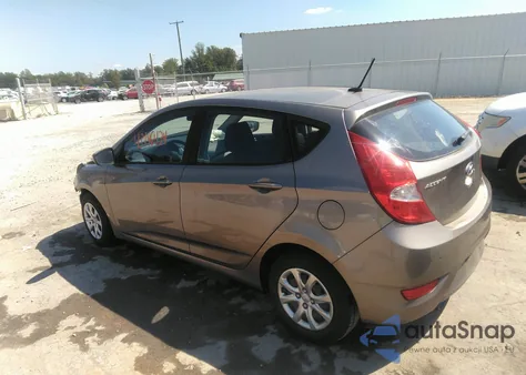 2013 Hyundai Accent Gs z USA, uszkodzony, nr VIN KMHCT5AE8DU088382